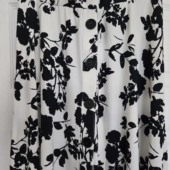 Robert Louis Black and White A-Line Maxi Skirt - Picture 2 of 10